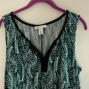 White House Black Market Teal and White Sleeveless Top